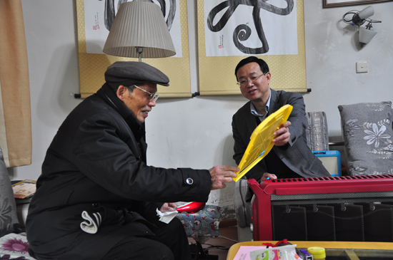 �ɶ��������ί�������ο���ϵ�Ա