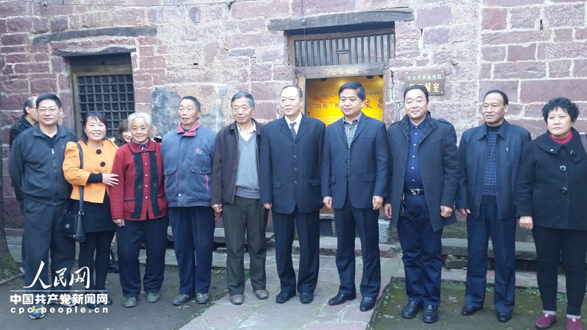 ���Ĳ������ڹʾ��ں�Ӱ������������ ����ѩ �㣩