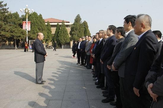 �й����漯�Ź�˾��֯�쵼�ɲ����������� �μ�ʹ����ʵ�����3��