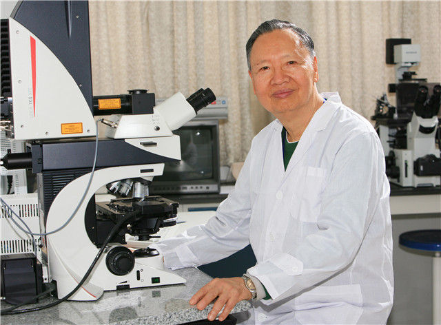 这是卢永根院士(资料照片)。新华社发(华南农业大学供图)