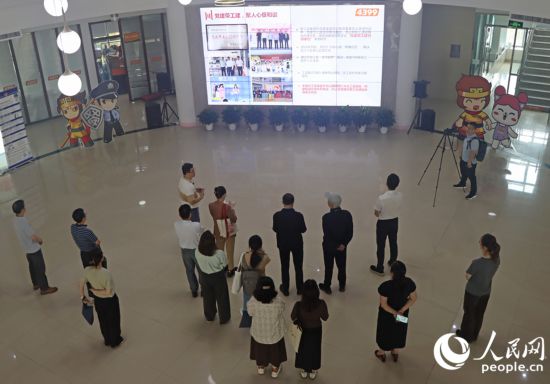 人民网党建调研行一行走进四三九九网络股份有限公司。人民网 林铭贤摄